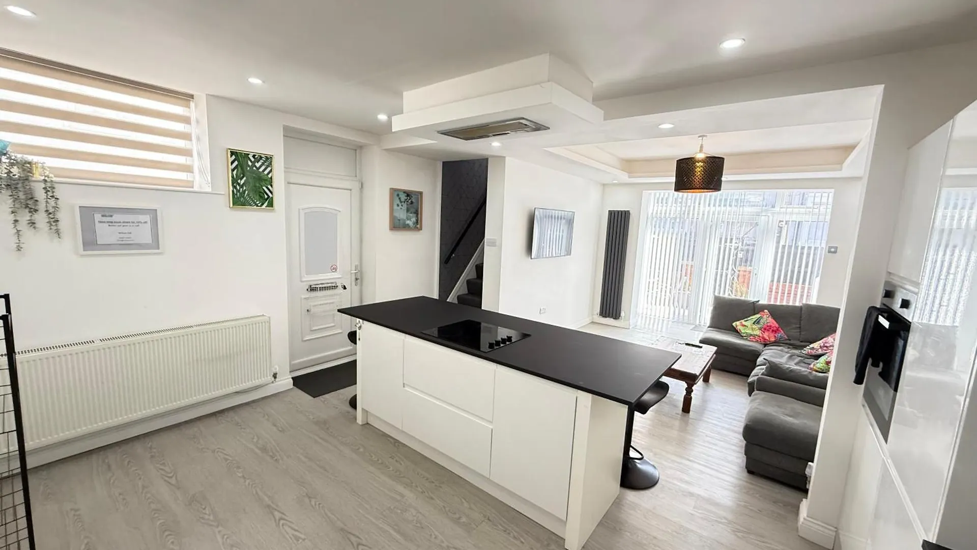 Holm From Home Sleeps 10 Blackpool Holiday home